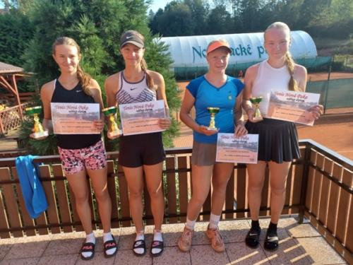 17 Finalistky čtyřhry Hodková, Zběhlíková, L. Vávrová a Klůfová